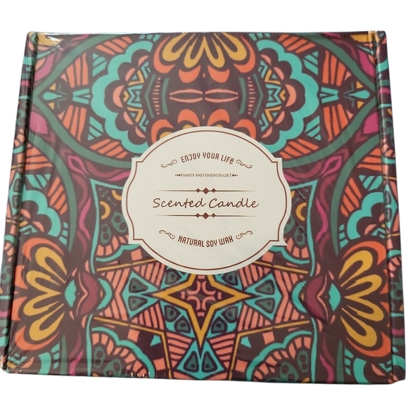 New In Box 4 Pc Colorful Scented Candle Set - Picture 2 of 7